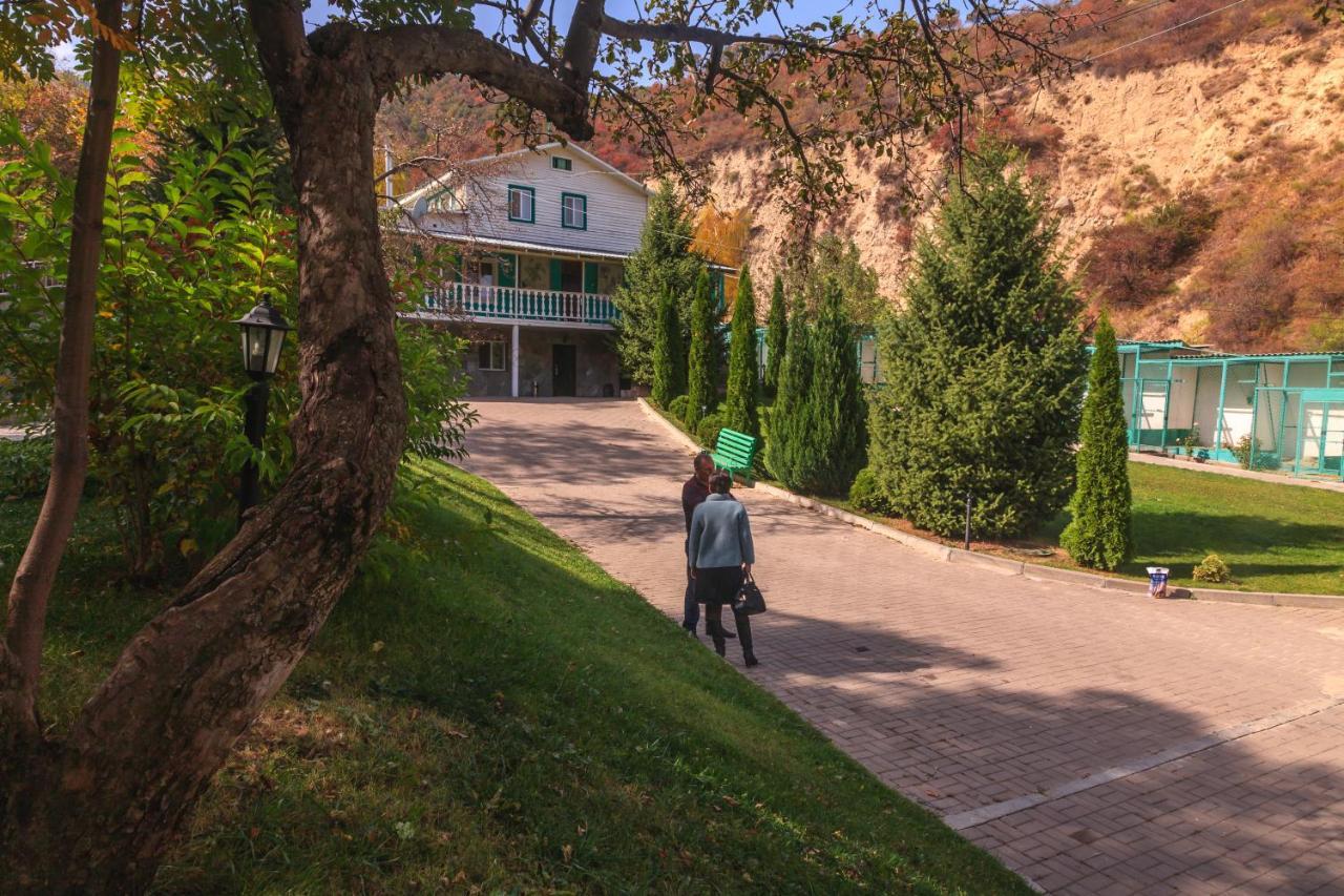 Sunkar Hotel Almaty Esterno foto